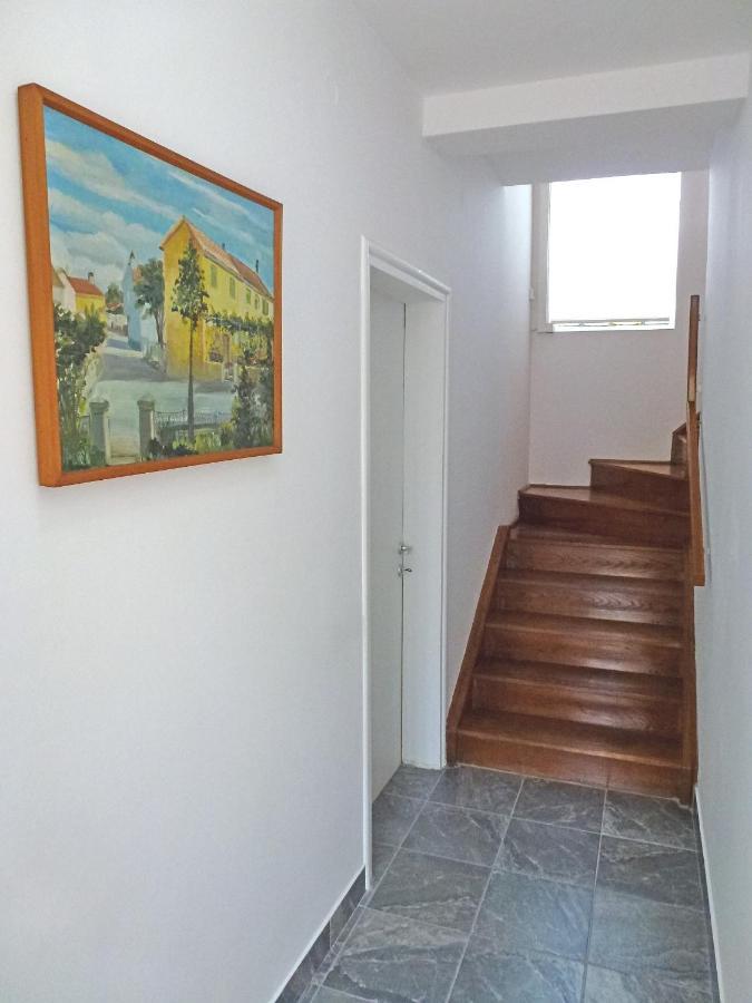 Apartment Ruza Njivice Buitenkant foto