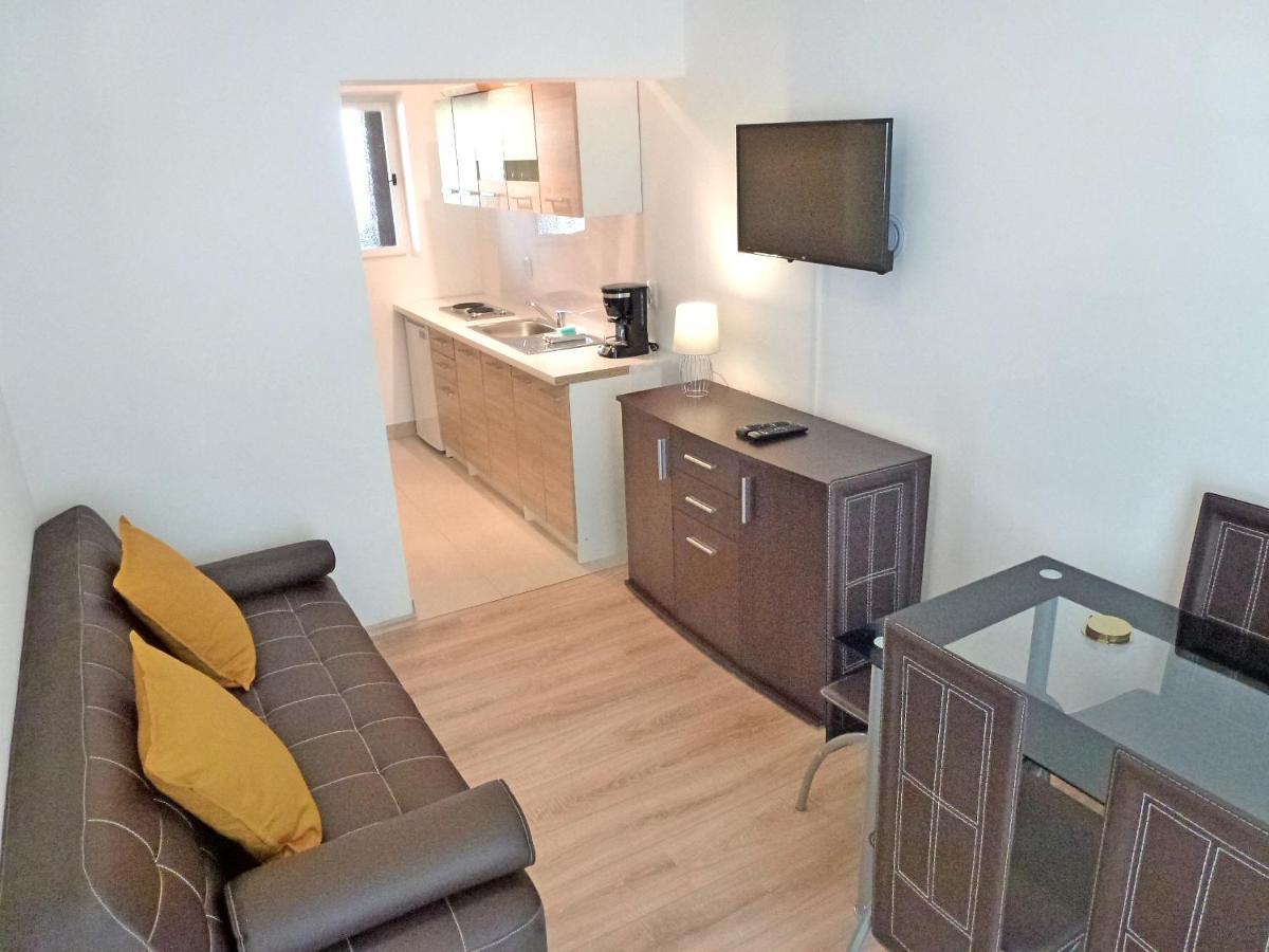 Apartment Ruza Njivice Buitenkant foto